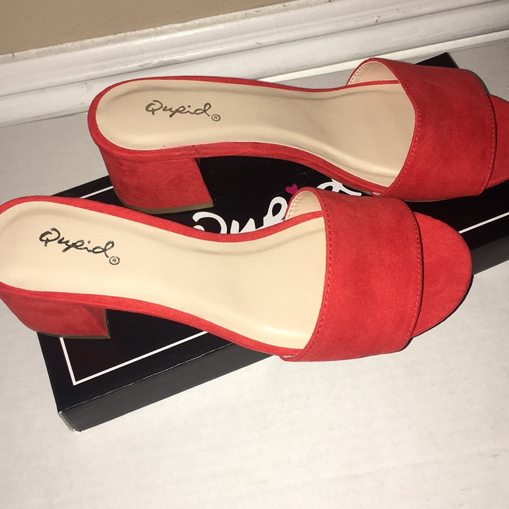 Mule sandals